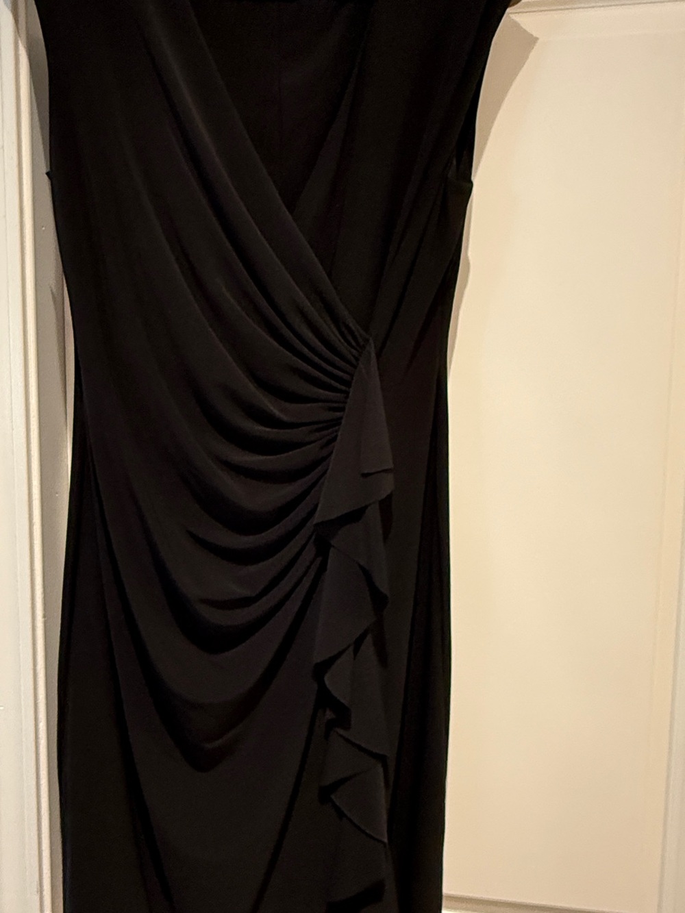 Little Black Dress Sleeveless Ruffle V-Neck Sheath Dress Lightweight | EUC - Picture 4 of 8